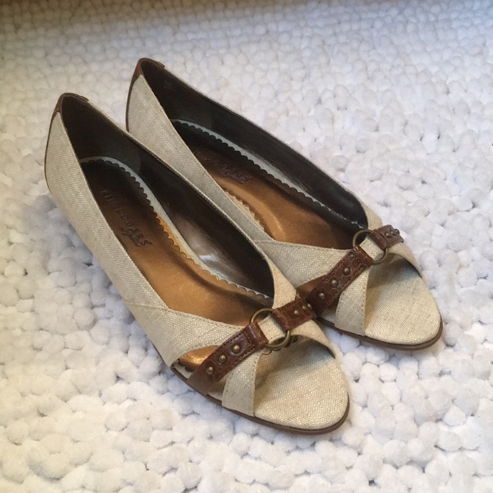 Kim Rogers Beige/Tan open toed shoe